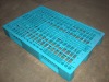 Stable plastic pallet