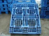 Stable plastic pallet